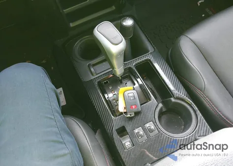 2020 Toyota 4Runner Trd Pro z USA, uszkodzony, nr VIN JTEBU5JR3L5826741